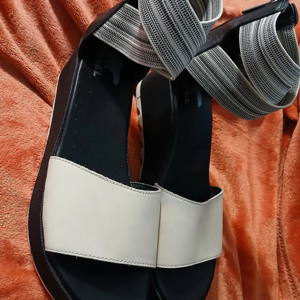 Sorel Black and White Women's Platform Sandals
